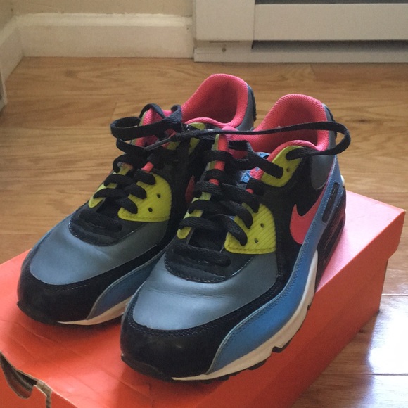 air max 95 black pink and blue